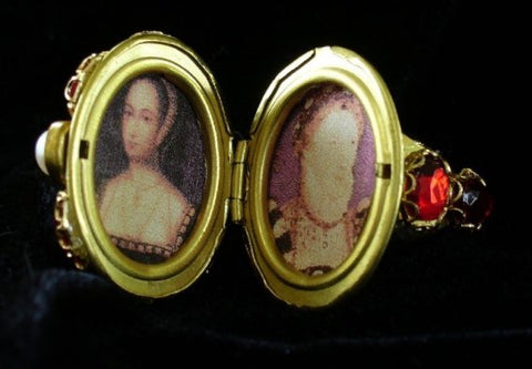 "Queen Elizabeth I" Museum Replication Locket Finger Ring